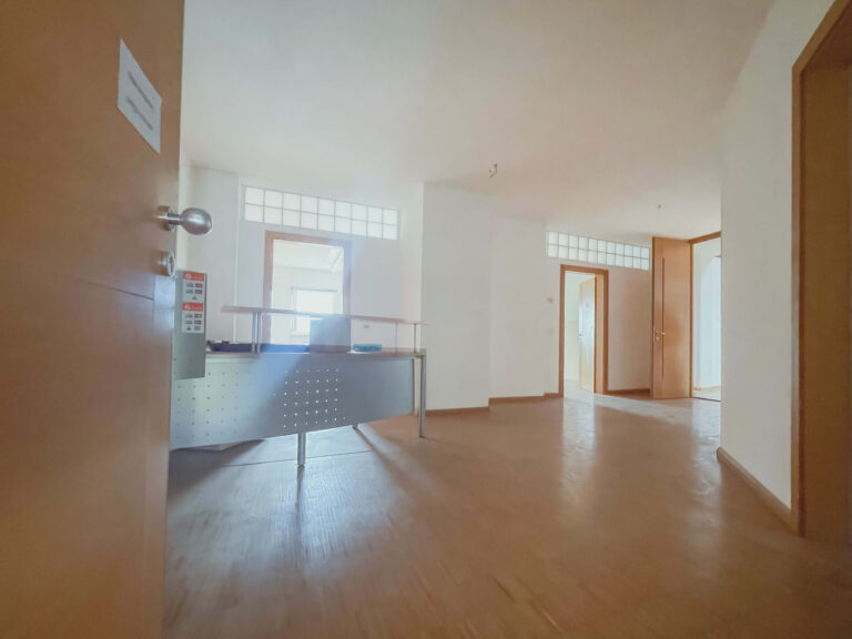 Eingangsbereich im 3. Stock, Wohnung in Lana bei Meran in Südtirol