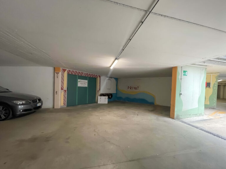 Parkplätze in der Garage, Immobilie in Lana bei Meran in Südtirol